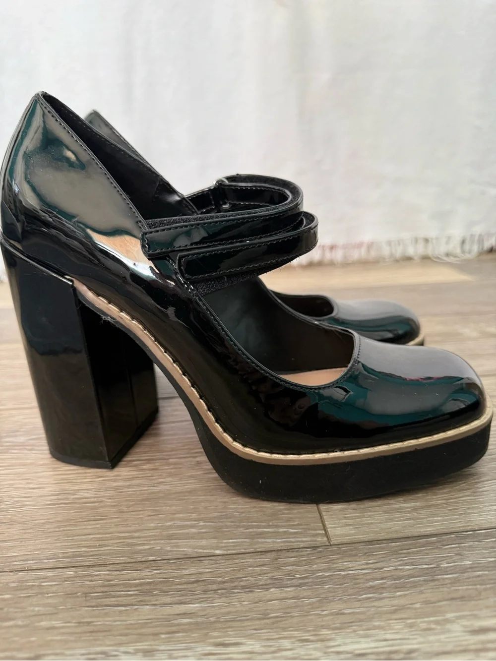 Steve Madden Twice Mary Jane Black Patent Leather Pumps